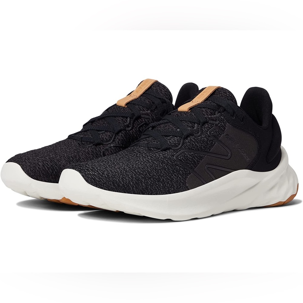 New Balance Fresh Foam Roav v2 Sneakers, women’s U.S. Size 7.5 Wide